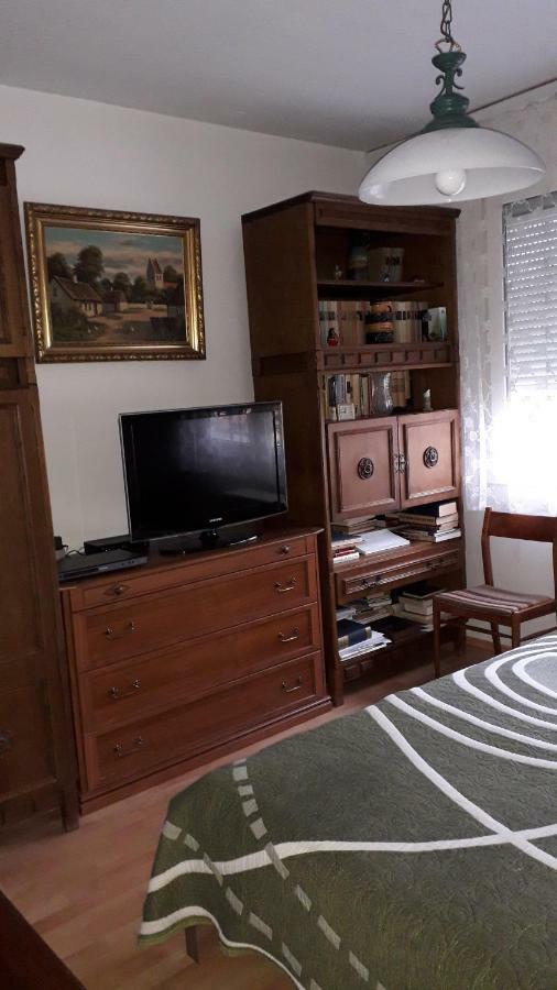Annika Apartman Eger Bagian luar foto