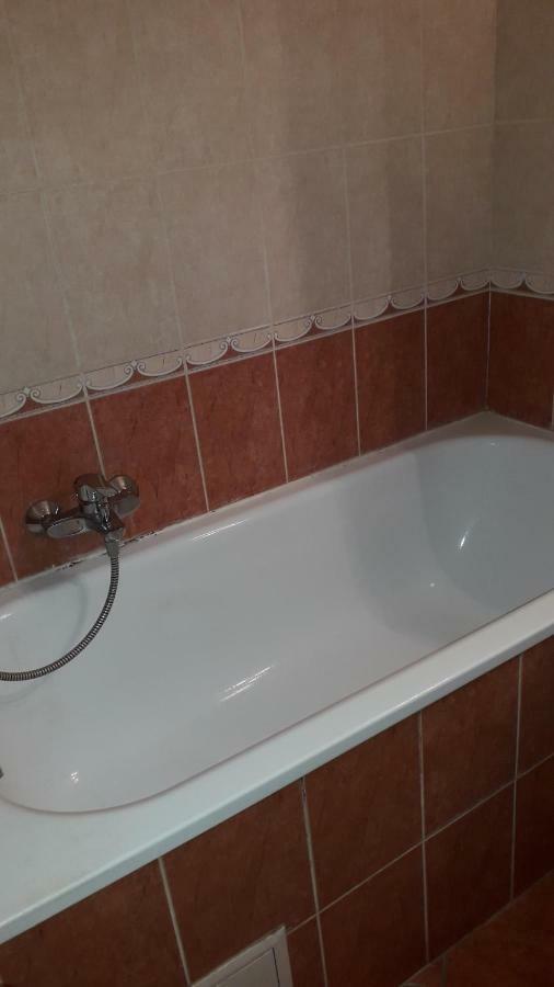Annika Apartman Eger Bagian luar foto