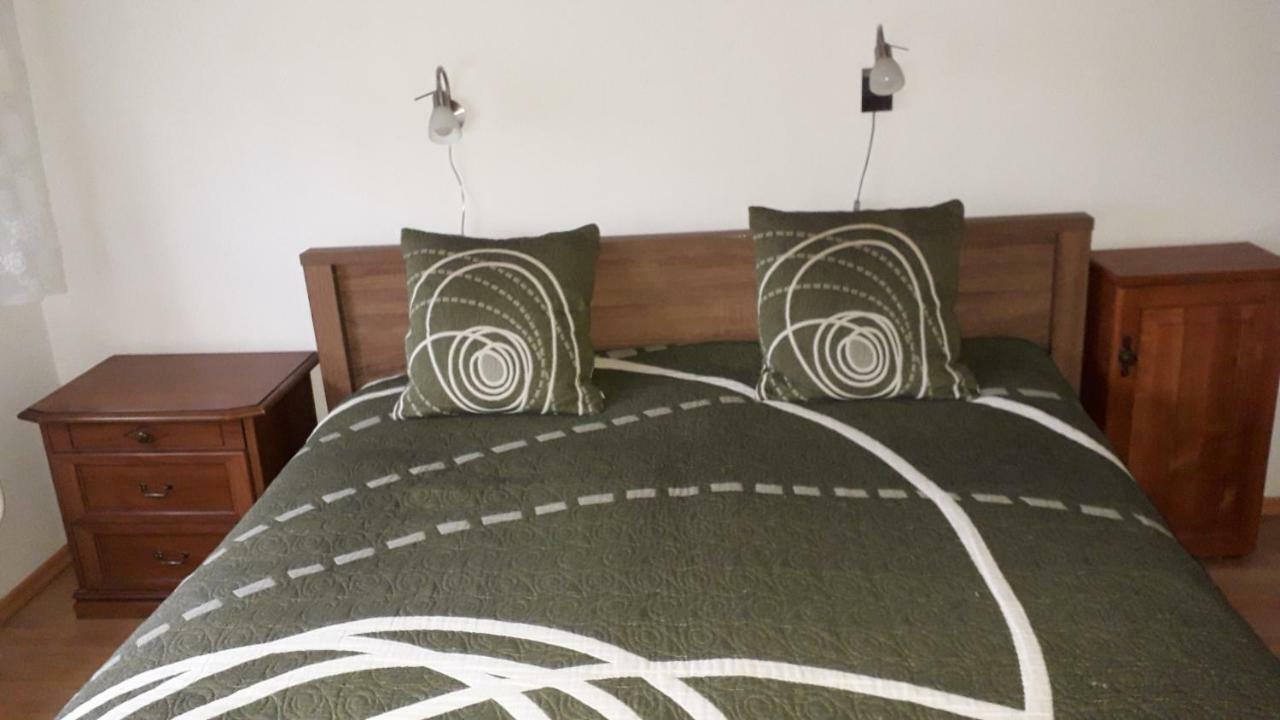 Annika Apartman Eger Bagian luar foto